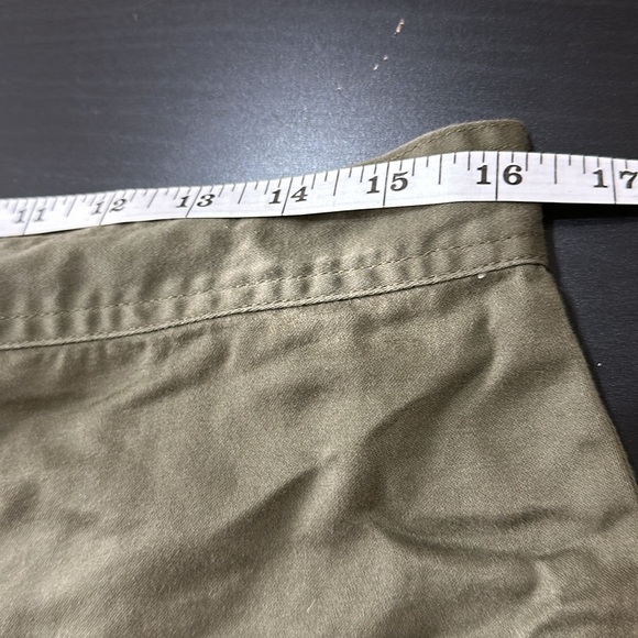 Vintage Polo Jeans Co. Olive green shorts. Size 12. - Picture 6 of 8